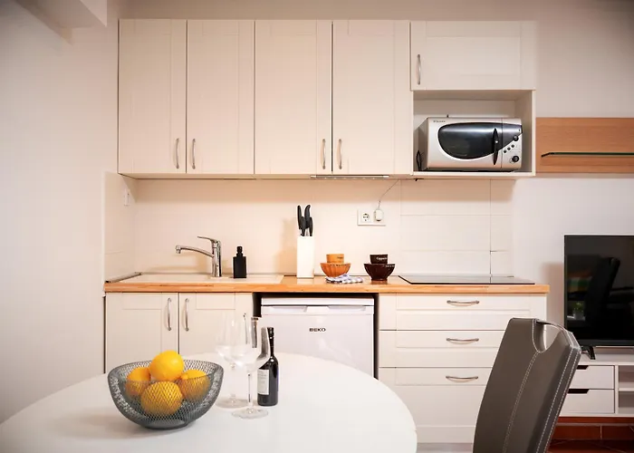 Lägenhet Rajski Dvor Bol