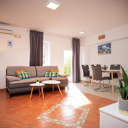 Rajski Dvor Apartmán *