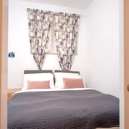 Rajski Dvor Apartmán *