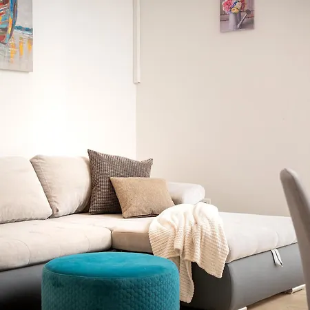 Rajski Dvor * بول