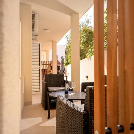 Rajski Dvor Apartment Bol